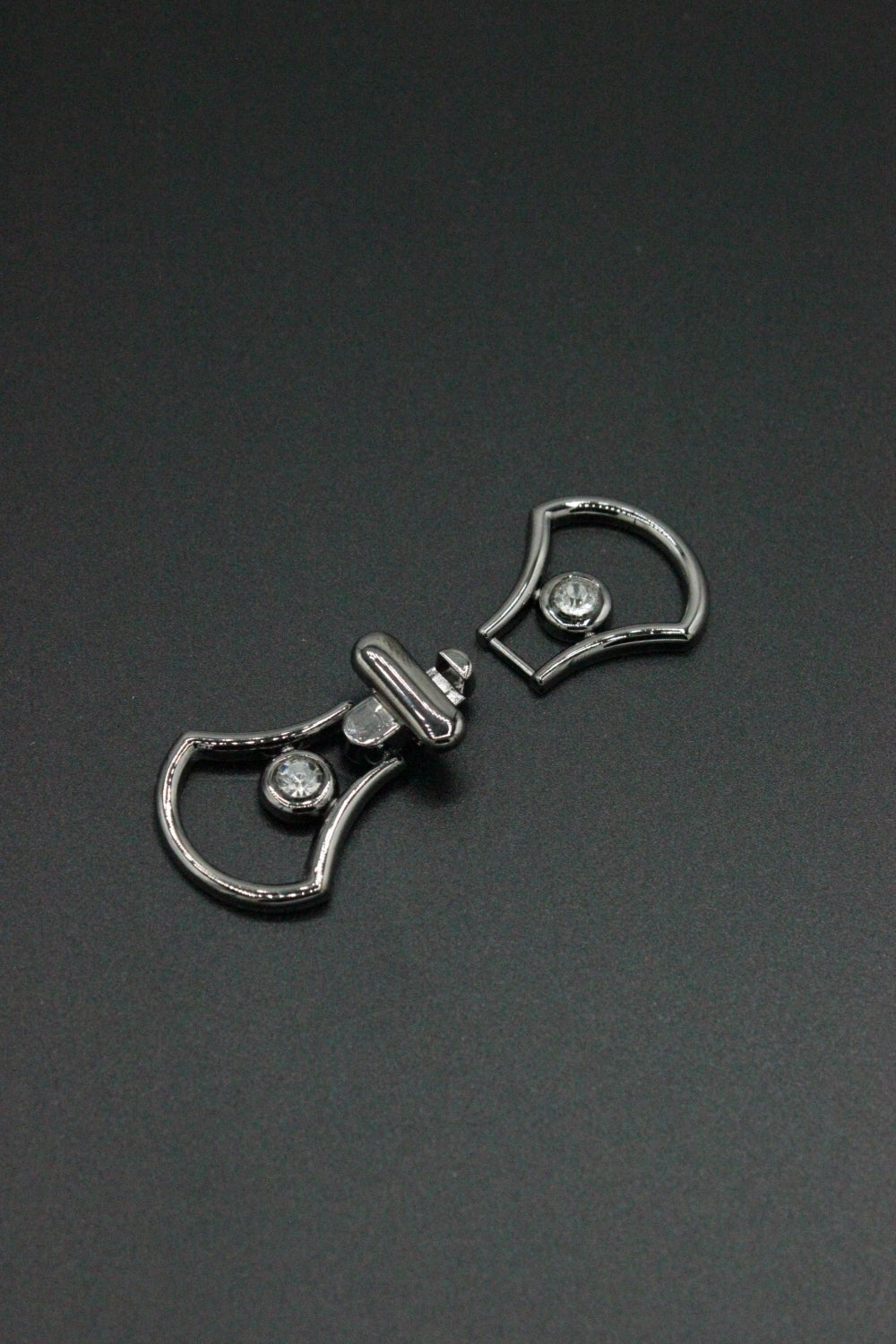 Brandemburg Metalic Cu Strasuri, Gri Si Argintiu, 6x3cm