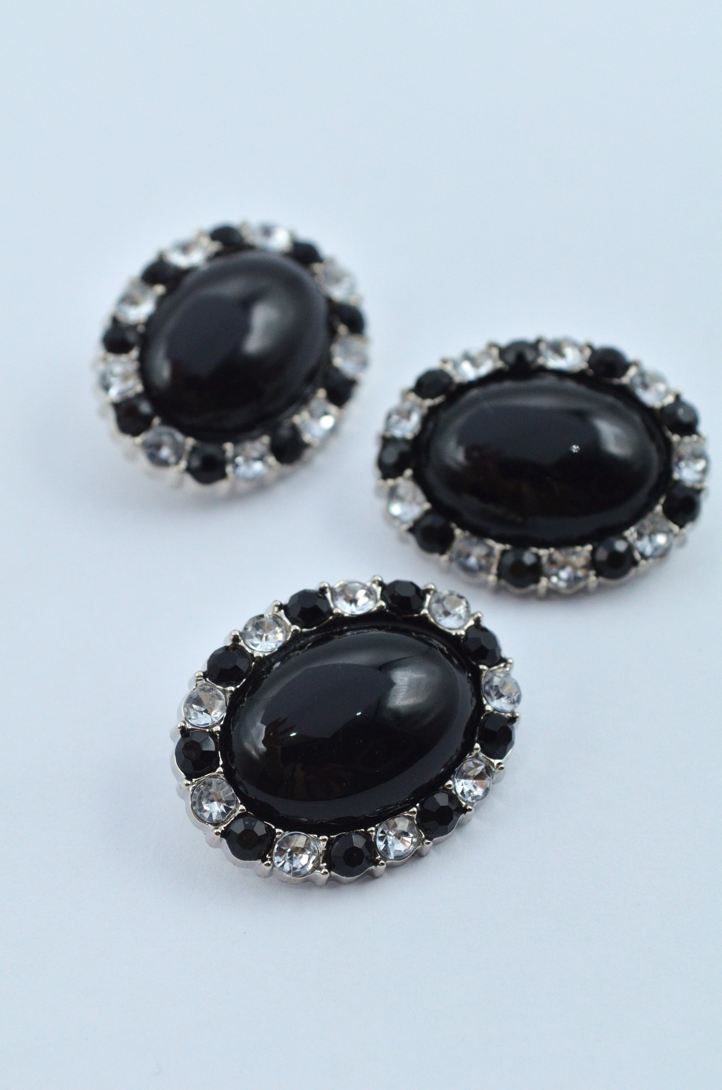 Nasturi De Plastic Cu Pietre 28x23mm, Negru