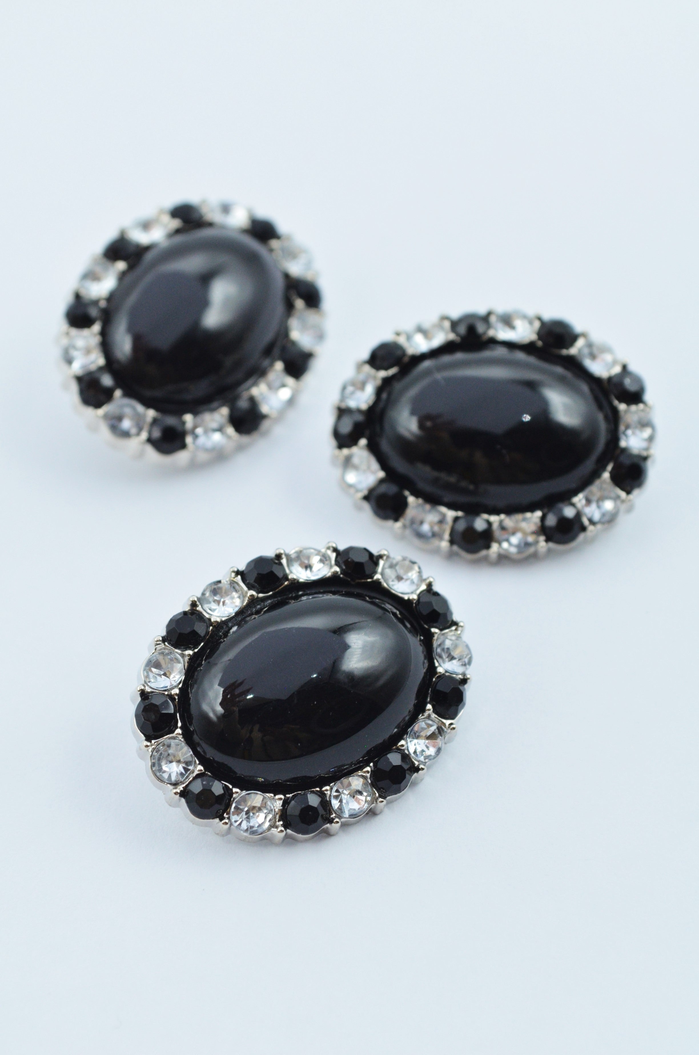 Nasturi De Plastic Cu Pietre 28x23mm, Negru