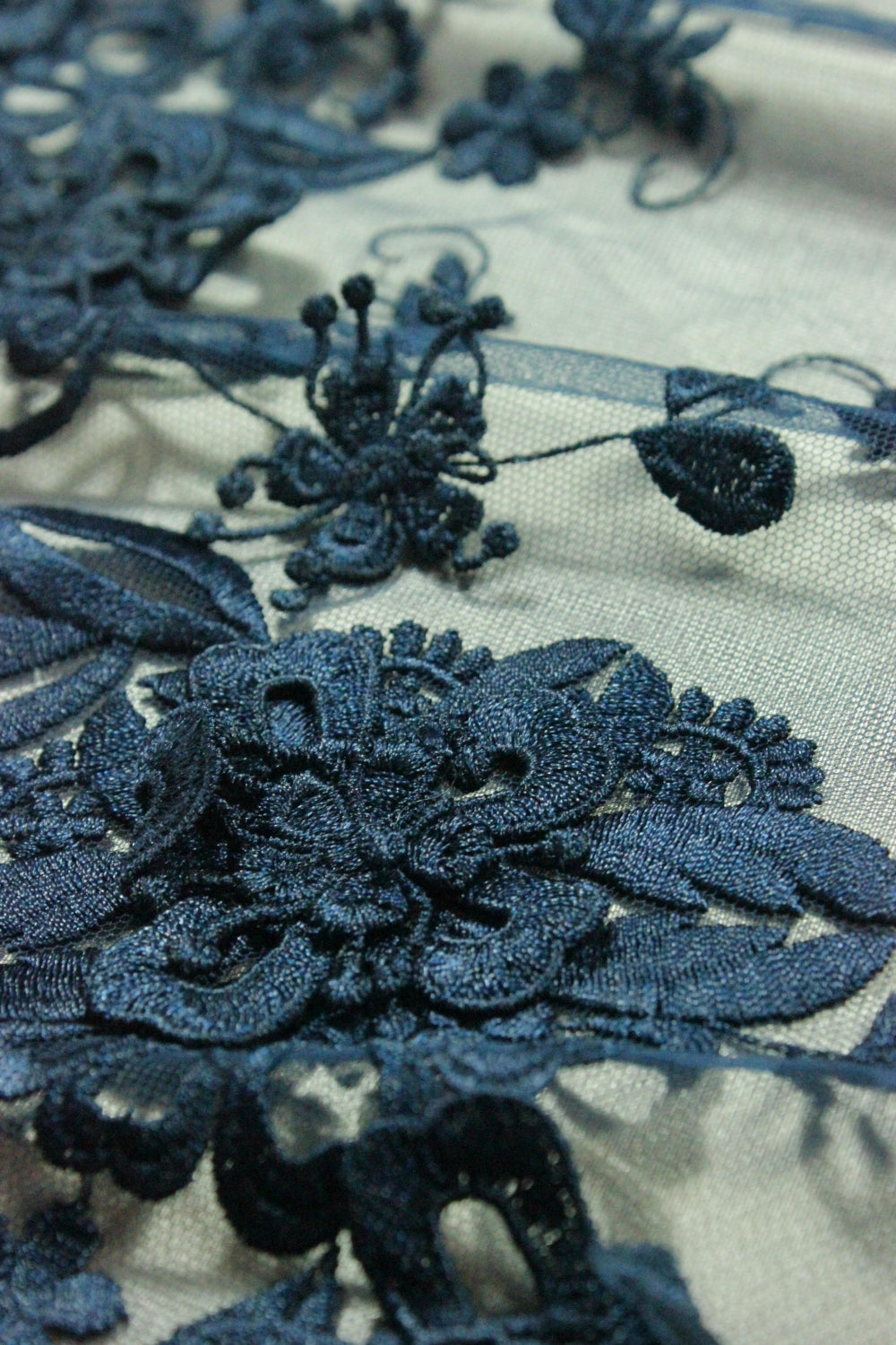 Broderie 3D Pe Tull, Bleumarin