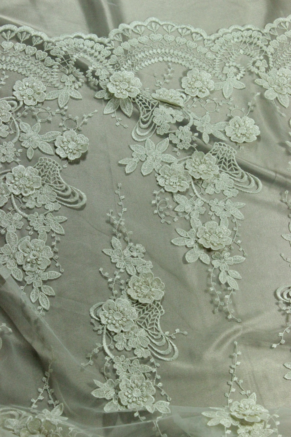 Broderie 3D Pe Tull, Crem Unt