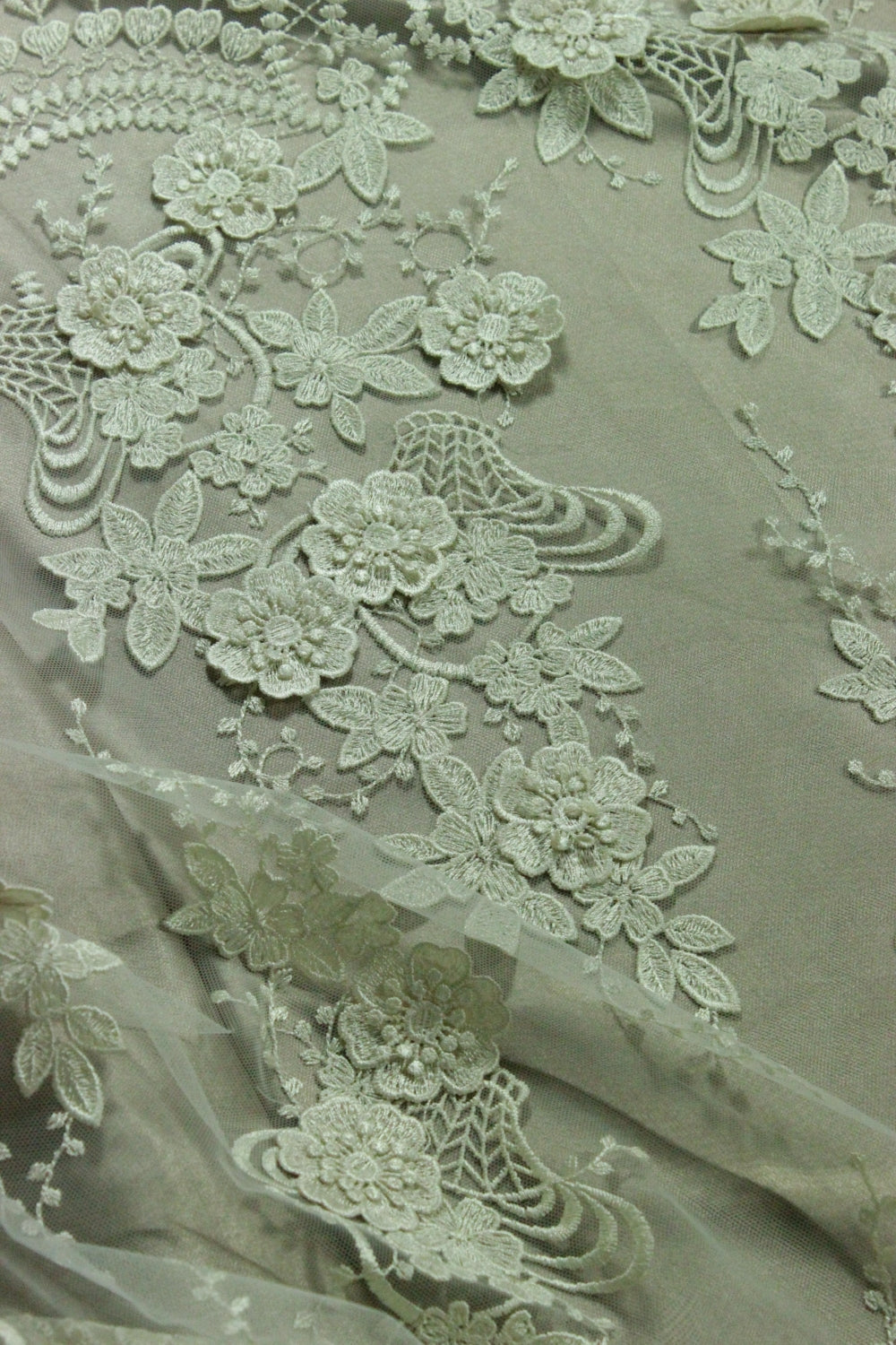 Broderie 3D Pe Tull, Crem Unt