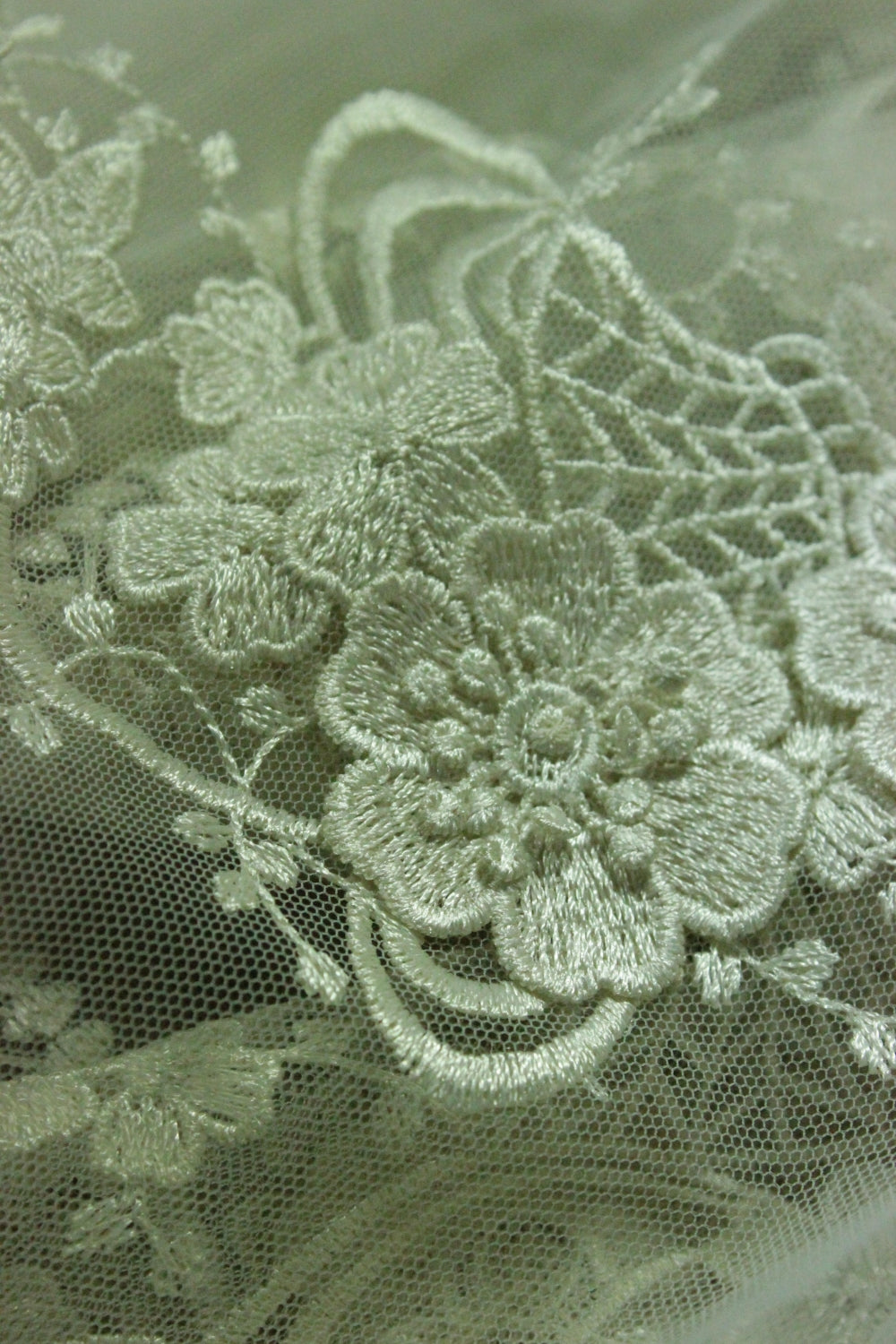 Broderie 3D Pe Tull, Crem Unt