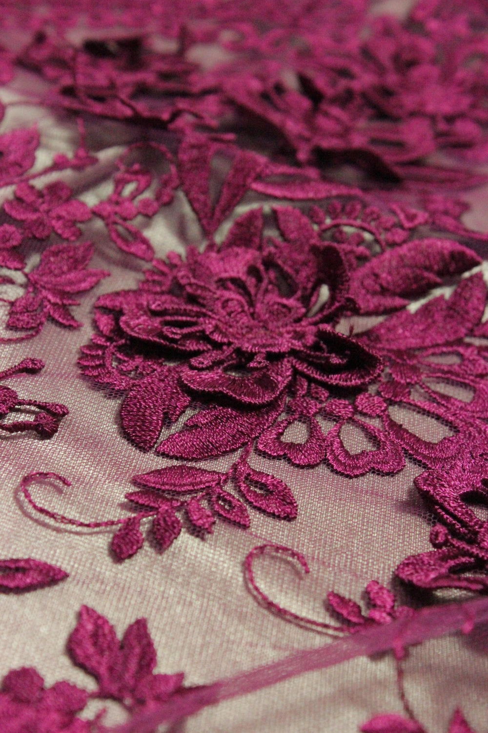 Broderie 3D Pe Tull, Magenta