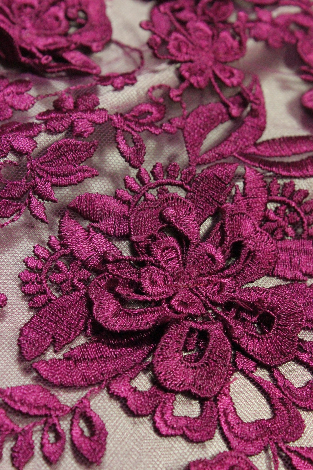 Broderie 3D Pe Tull, Magenta