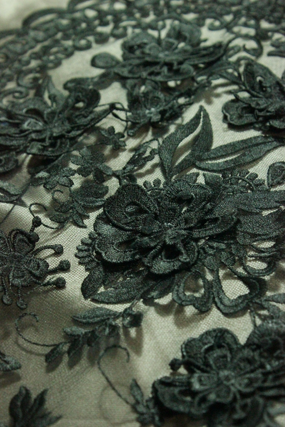 Broderie 3D Pe Tull, Negru