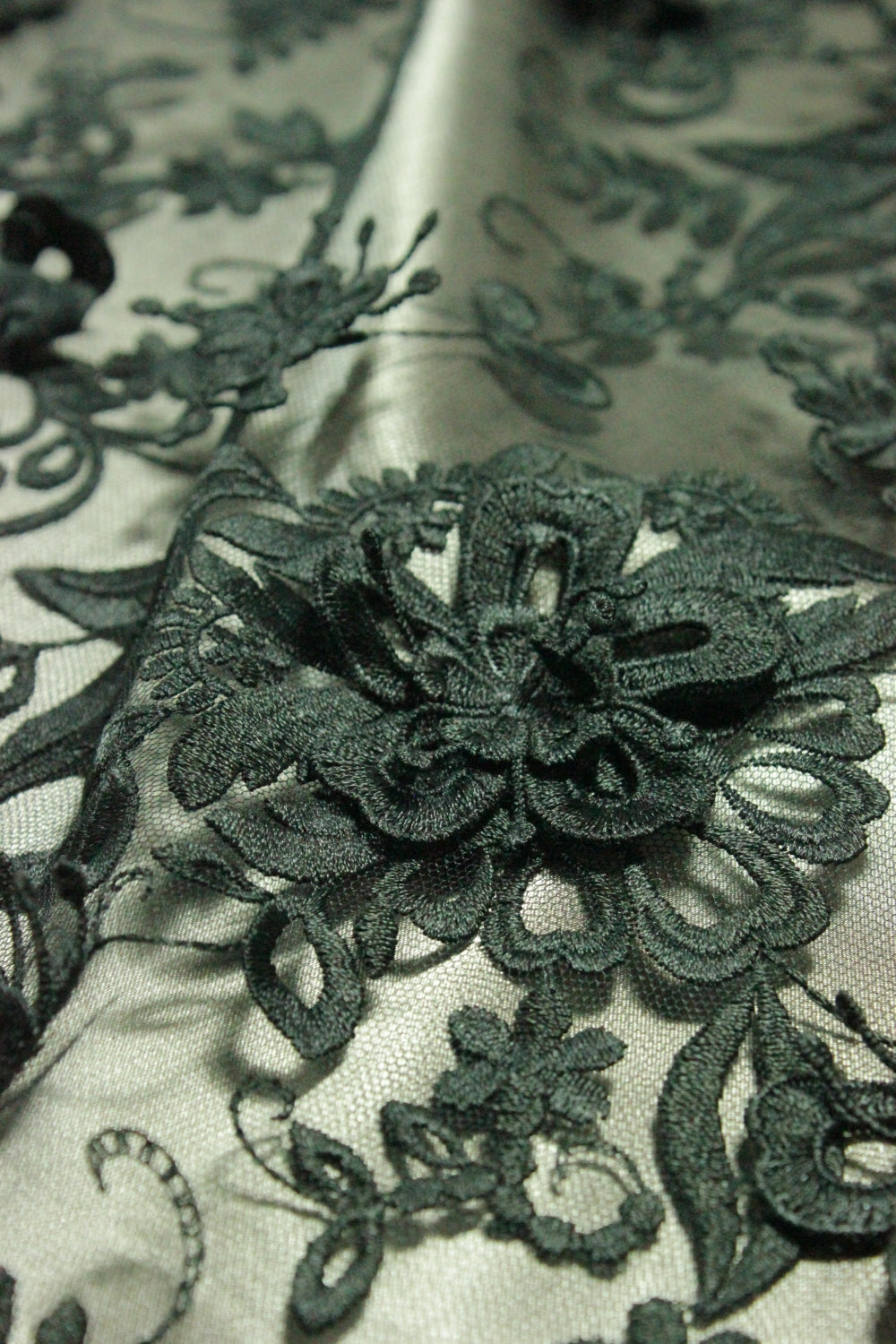 Broderie 3D Pe Tull, Negru