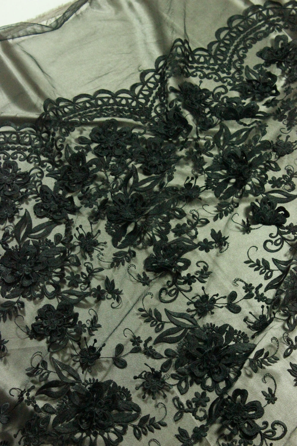 Broderie 3D Pe Tull, Negru