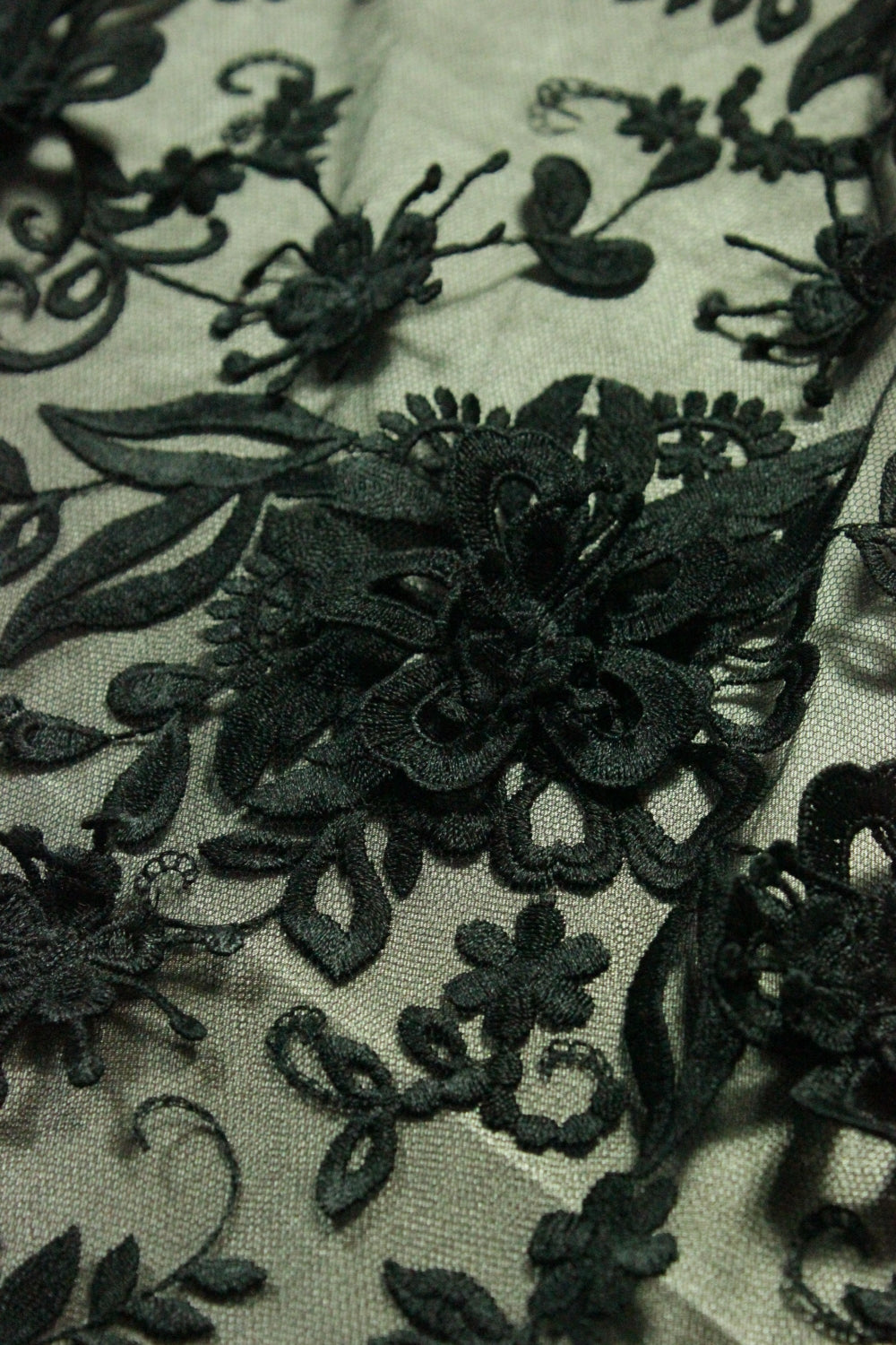 Broderie 3D Pe Tull, Negru