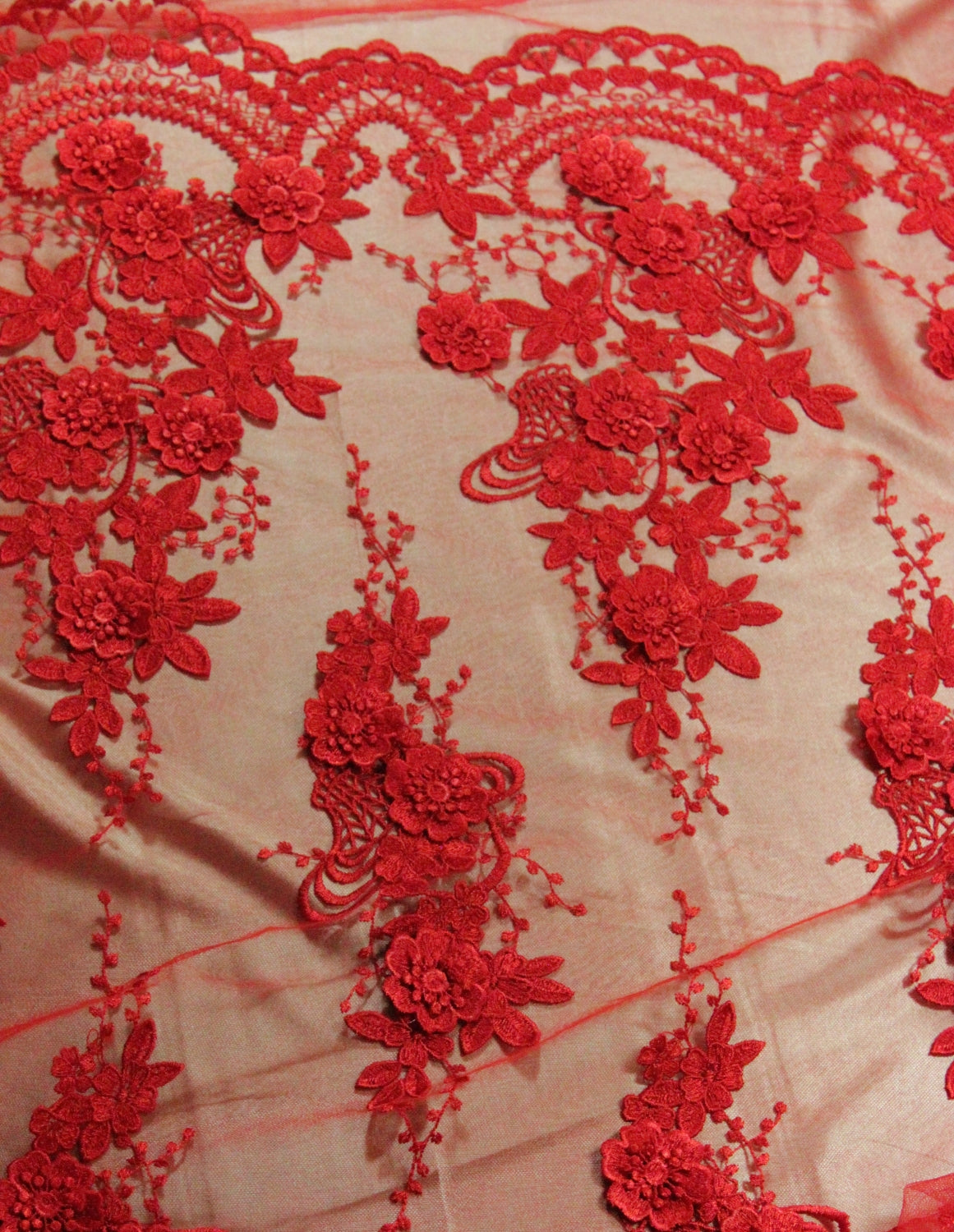 Broderie 3D Pe Tull, Rosu