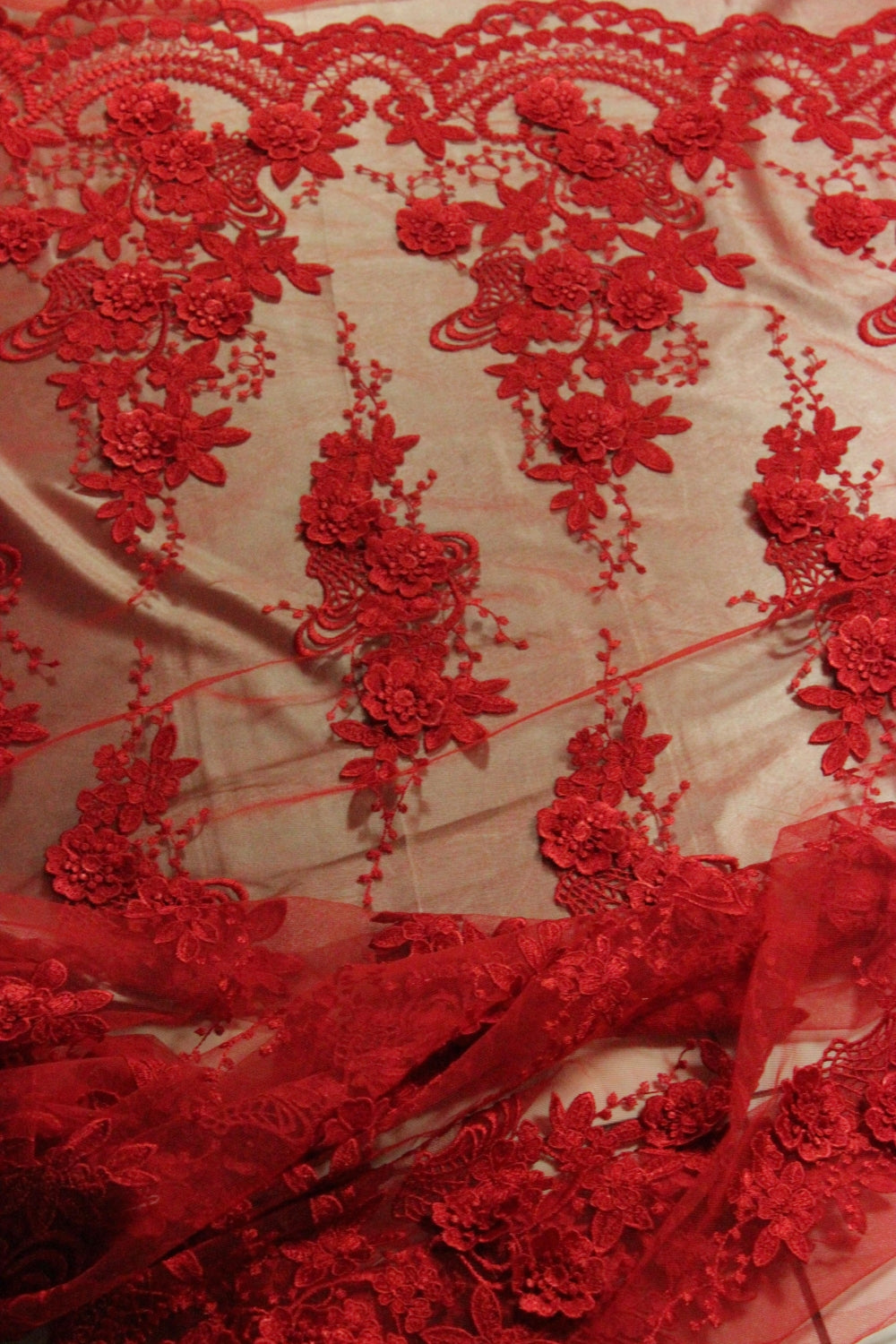 Broderie 3D Pe Tull, Rosu