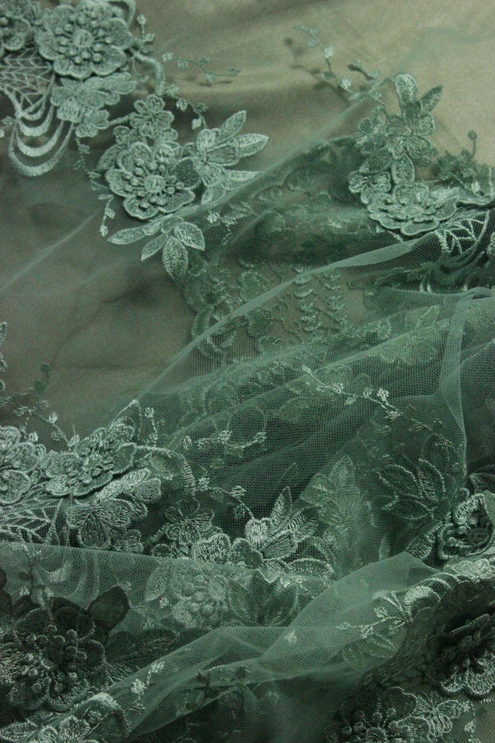 Broderie 3D Pe Tull, Vernil