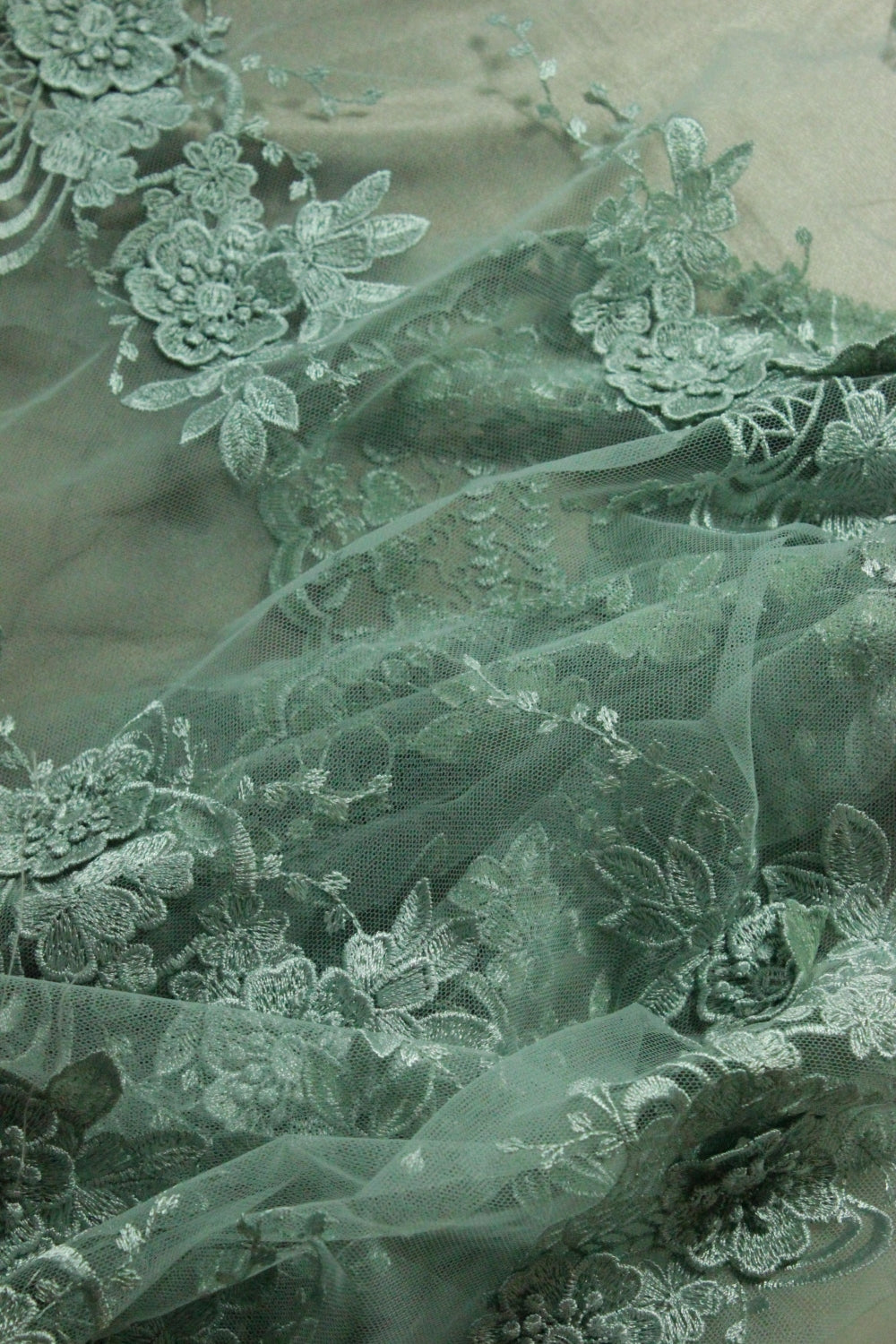 Broderie 3D Pe Tull, Vernil