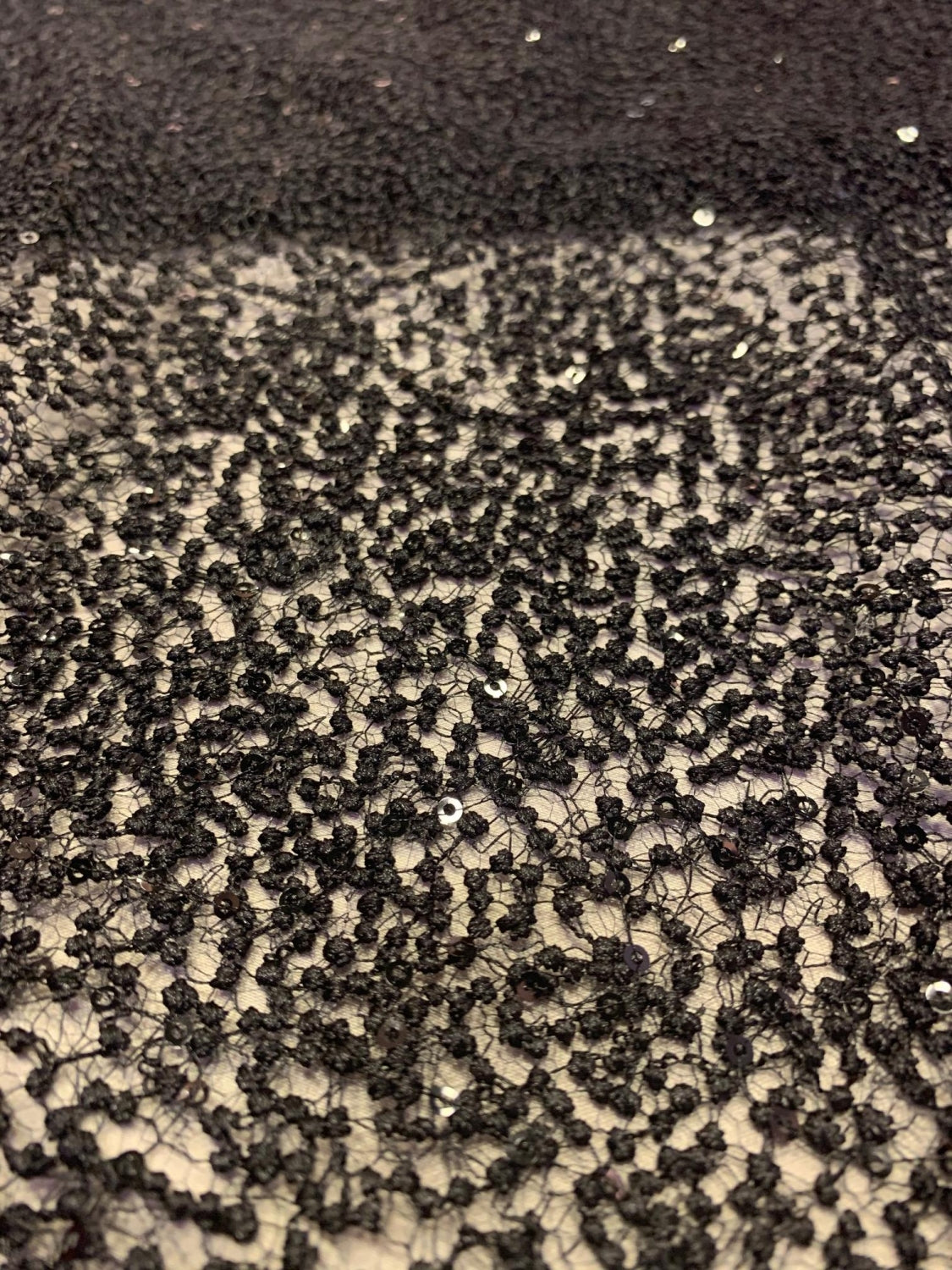 Broderie Cu Insertie De Paiete Fine, Negru