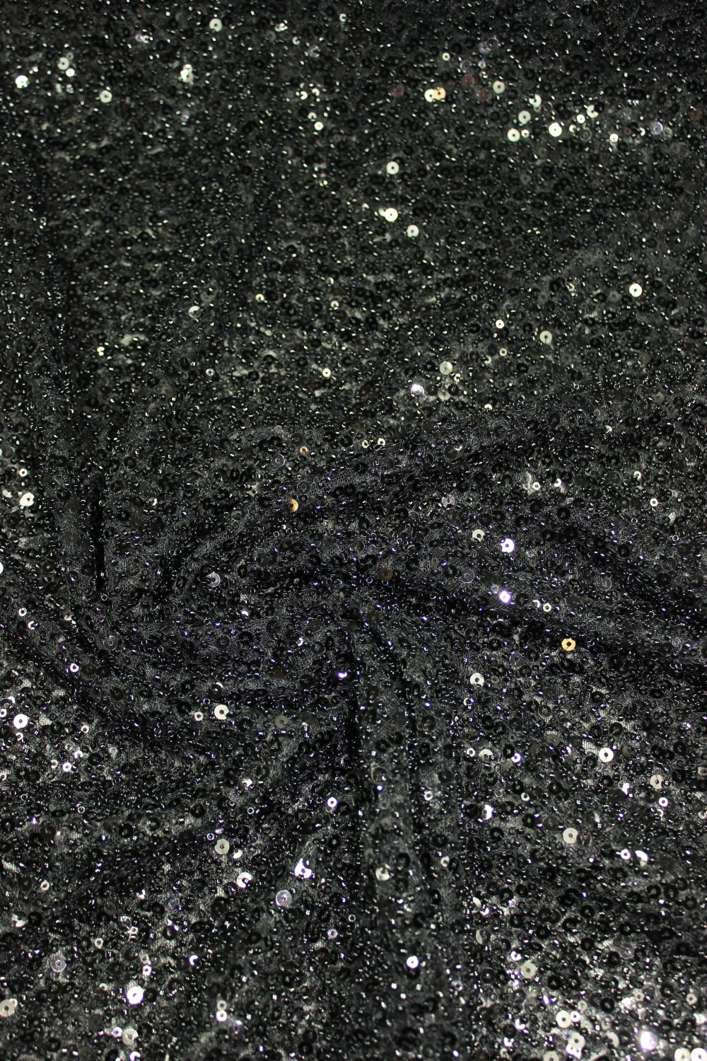 Broderie Cu Margele Si Paiete, Negru