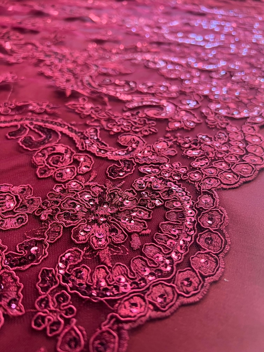 Broderie Cu Paiete Fine, Grena