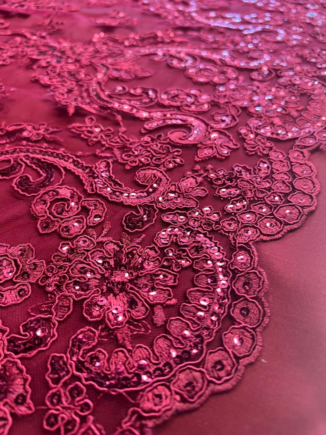 Broderie Cu Paiete Fine, Grena