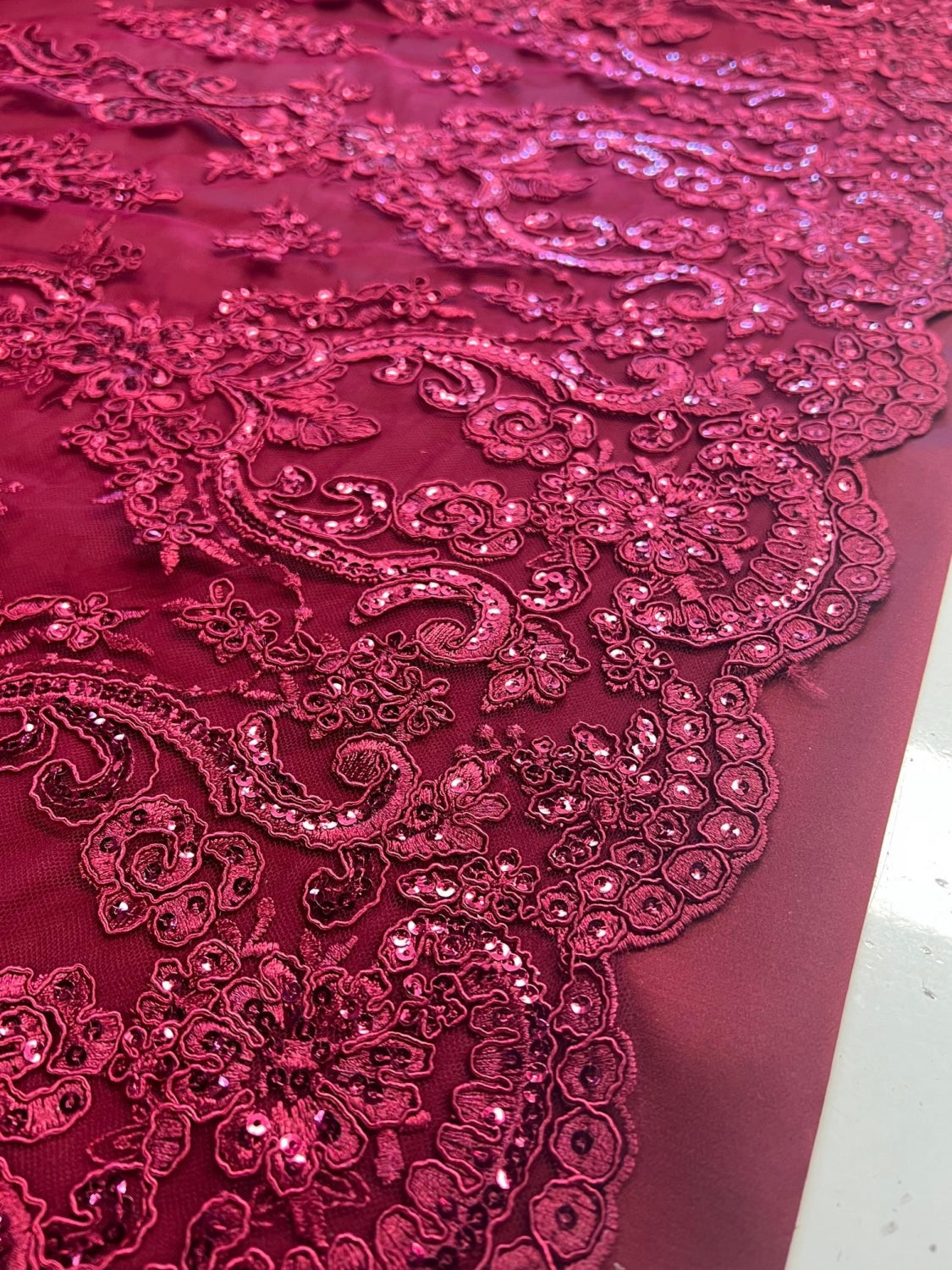 Broderie Cu Paiete Fine, Grena