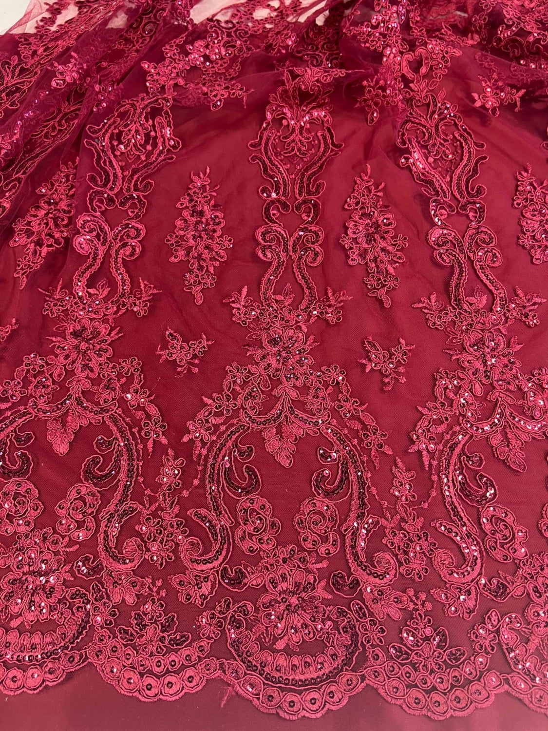 Broderie Cu Paiete Fine, Grena