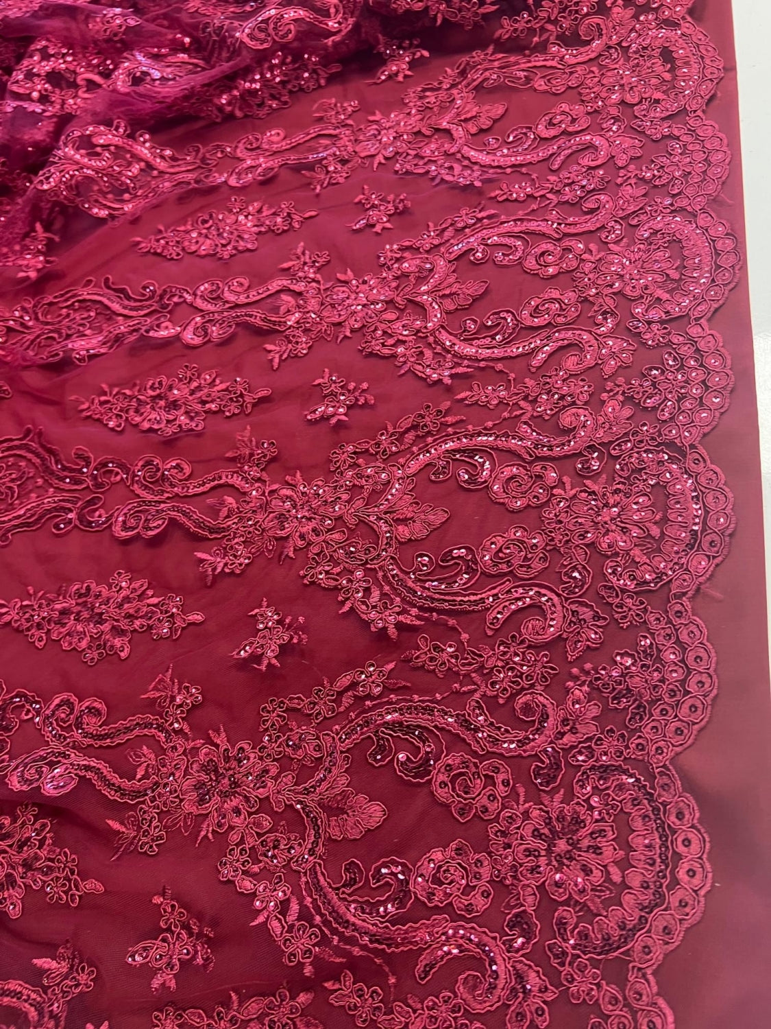 Broderie Cu Paiete Fine, Grena