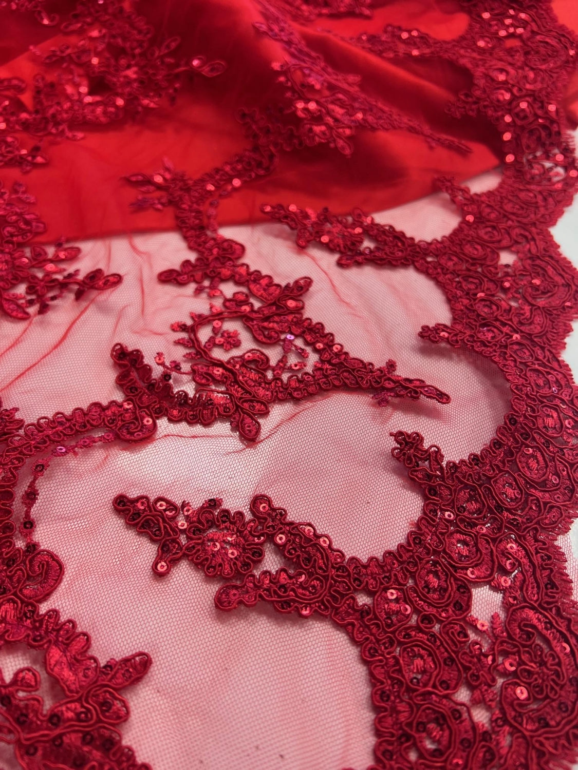 Broderie Cu Paiete Fine, Rosu