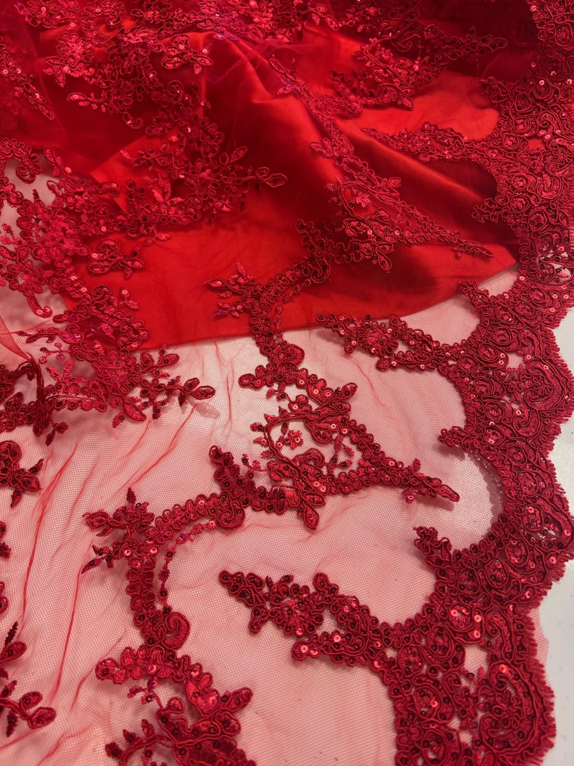 Broderie Cu Paiete Fine, Rosu