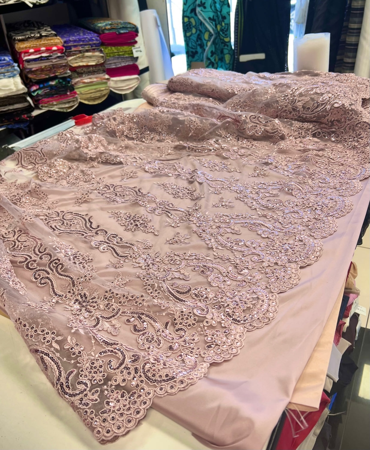 Broderie Cu Paiete Fine, Roz Prafuit