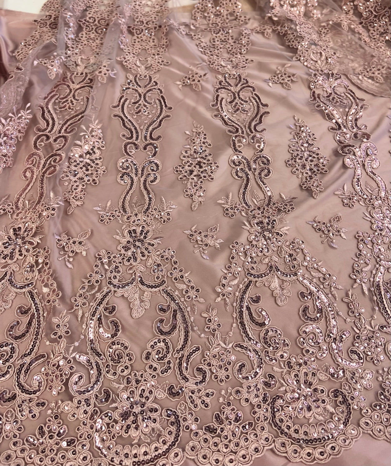 Broderie Cu Paiete Fine, Roz Prafuit