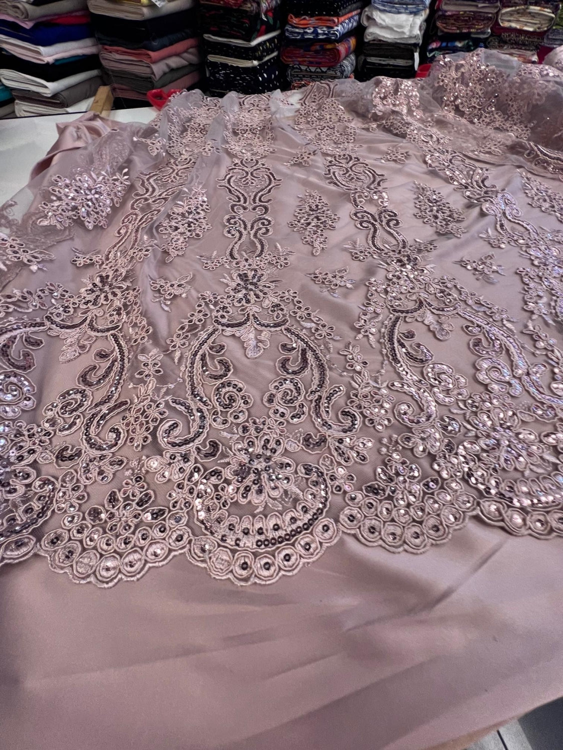 Broderie Cu Paiete Fine, Roz Prafuit