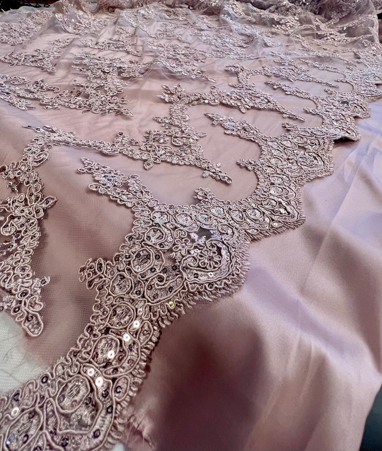 Broderie Cu Paiete Fine, Roz Prafuit