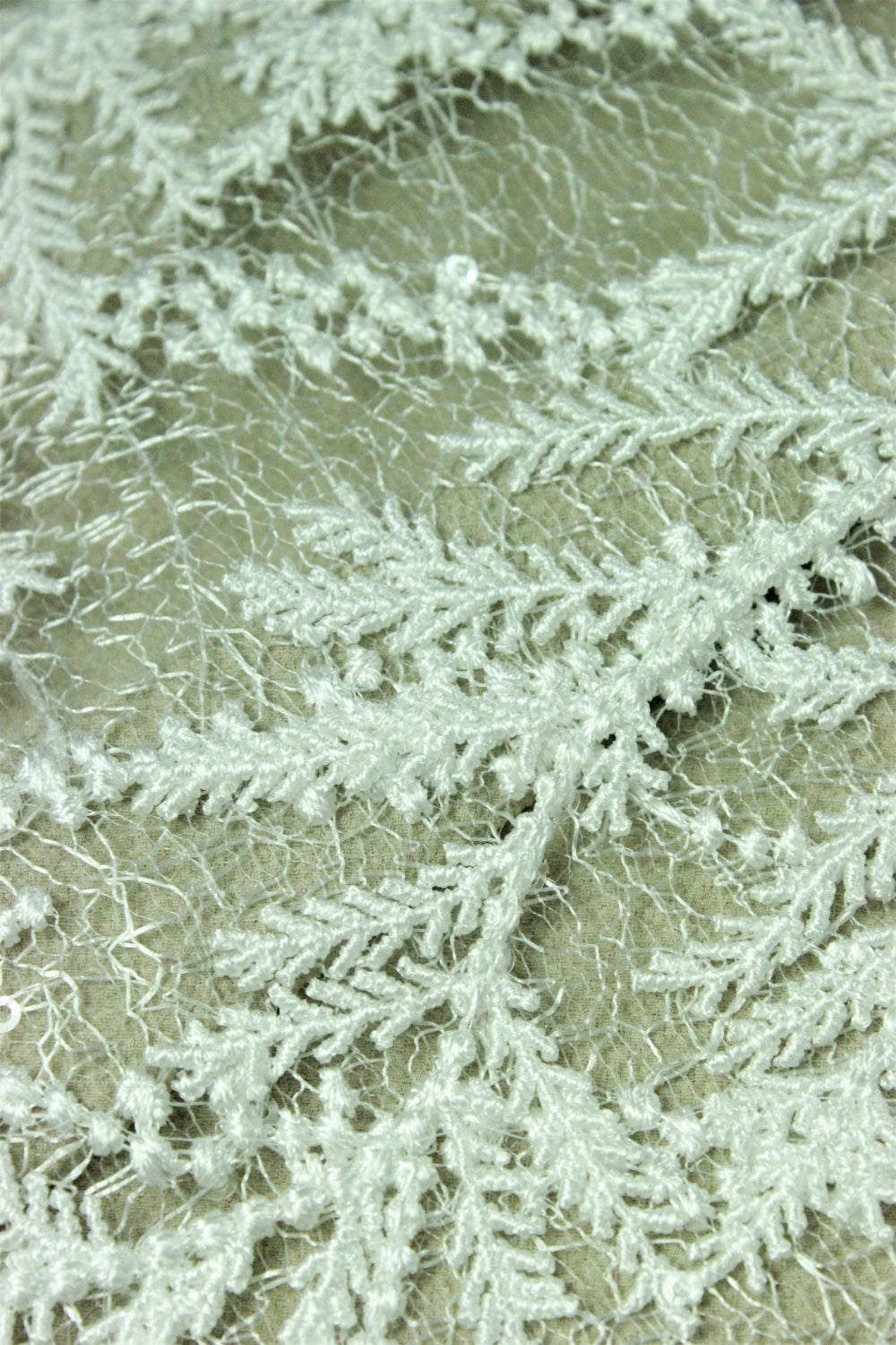 Broderie Ivoire Cu Paiete Fine