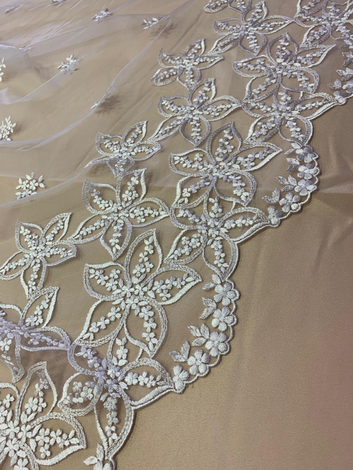 Broderie Ivoire Pe Tull