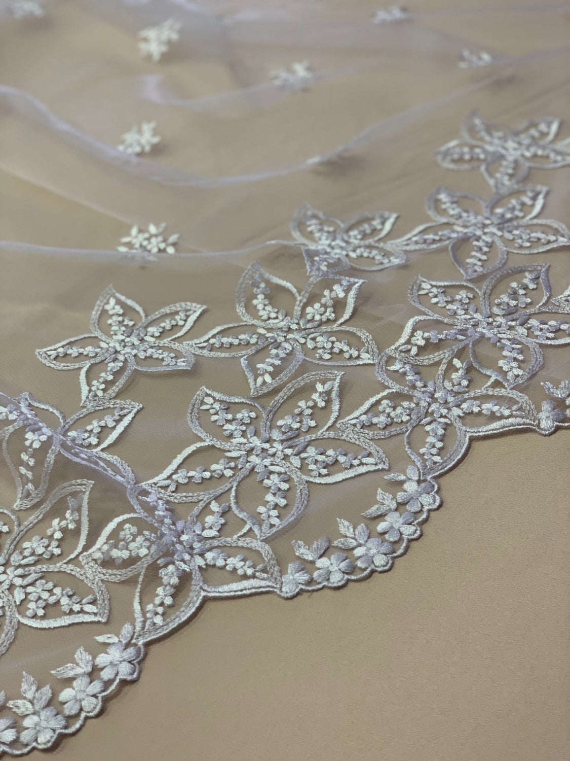Broderie Ivoire Pe Tull