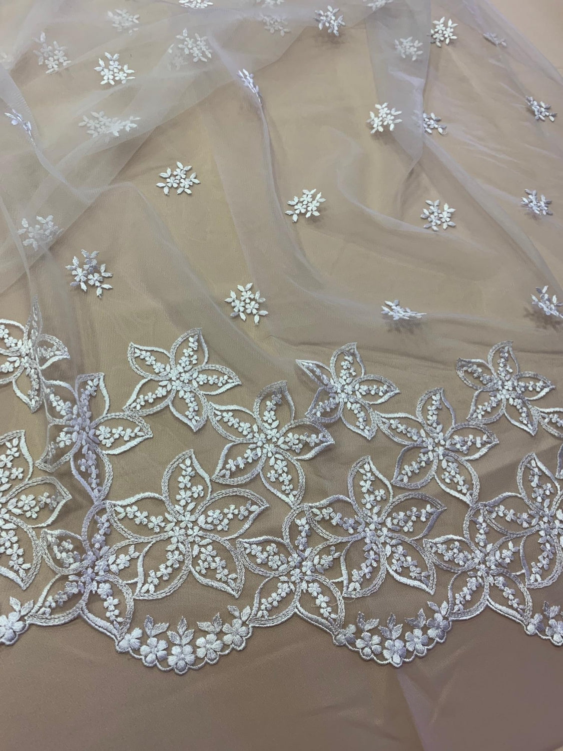 Broderie Ivoire Pe Tull