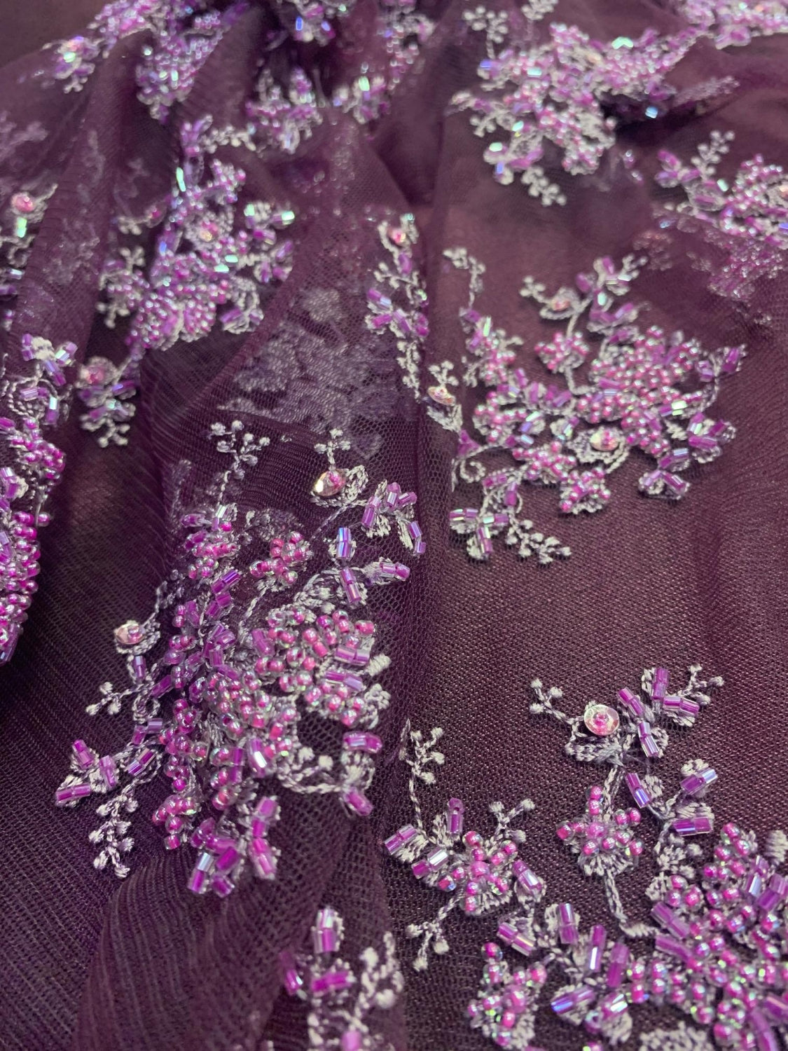 Broderie Pe Tull Cu Margele