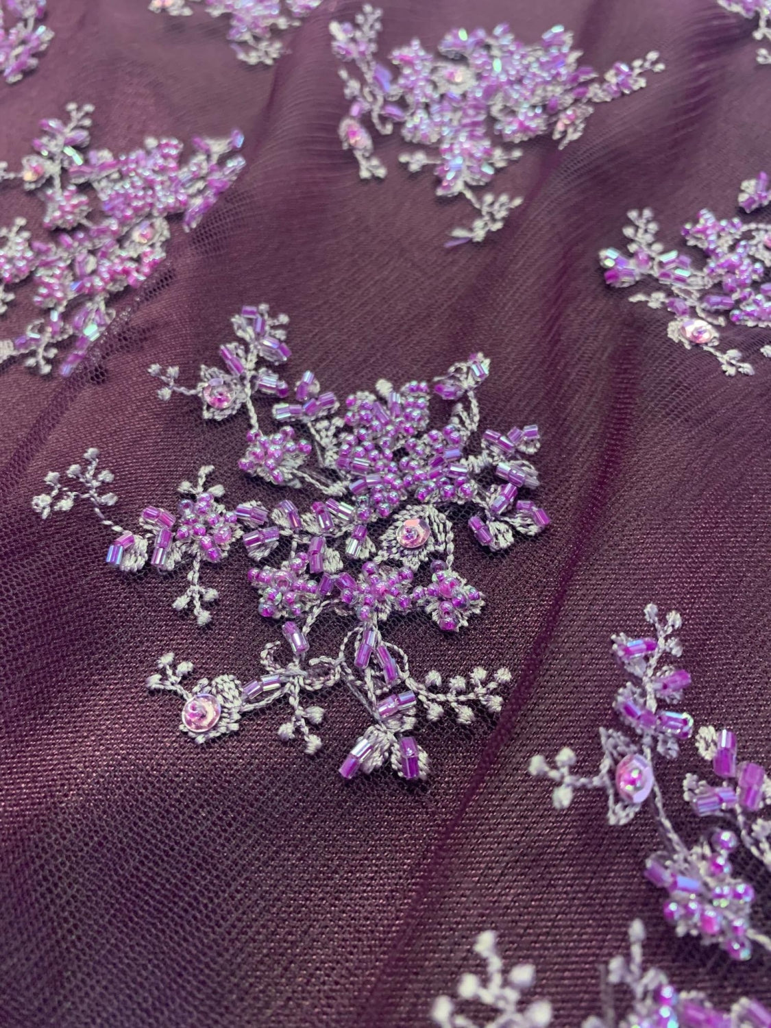 Broderie Pe Tull Cu Margele