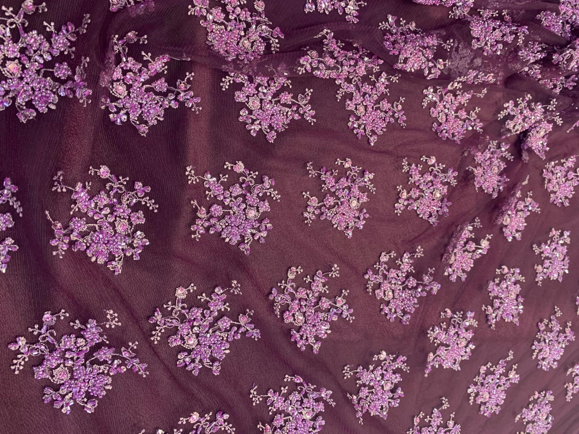 Broderie Pe Tull Cu Margele