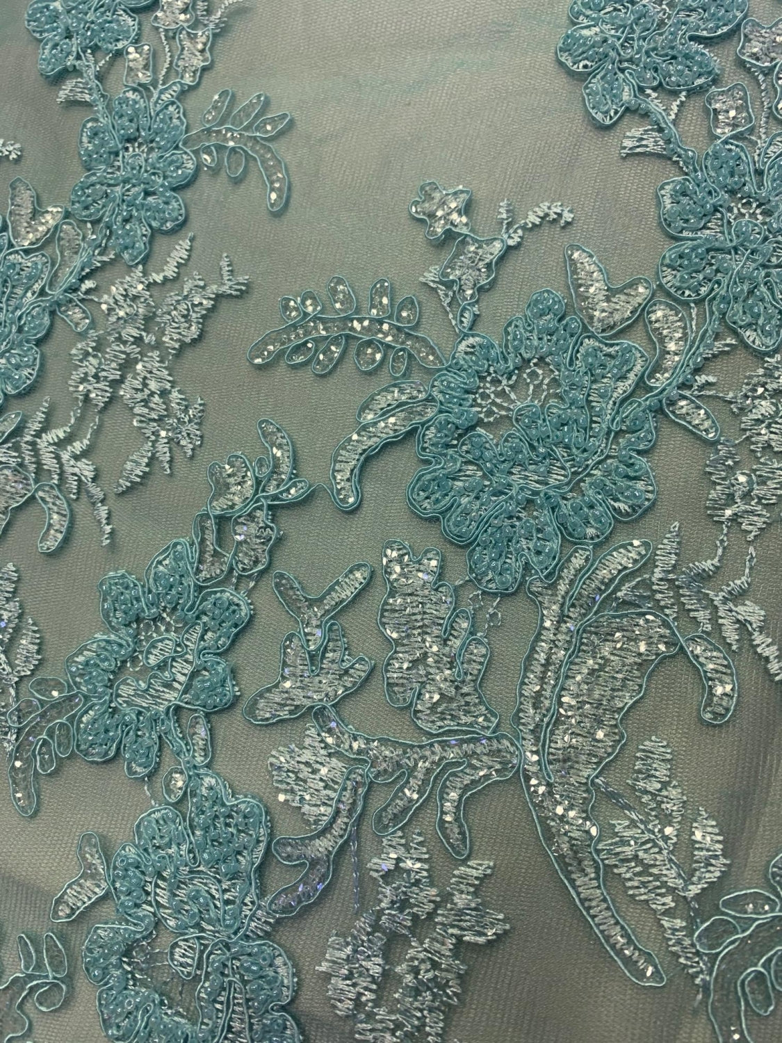 Broderie Pe Tull Cu Margele, Bleu