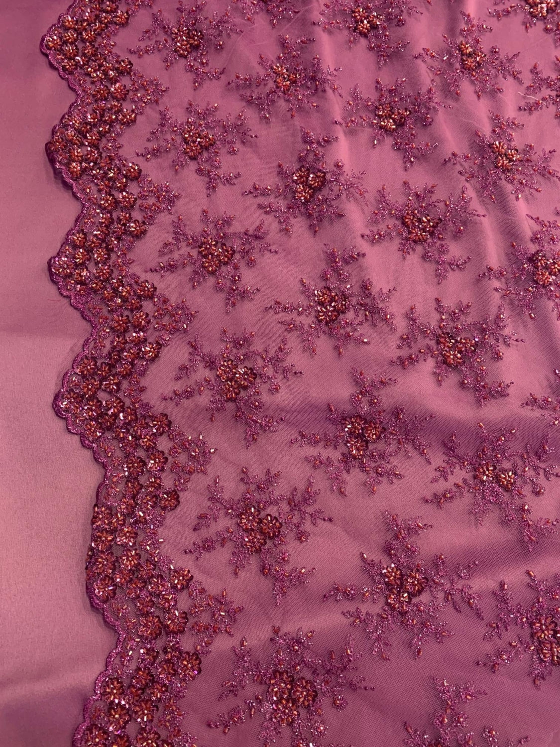 Broderie Pe Tull Cu Margele, Magenta