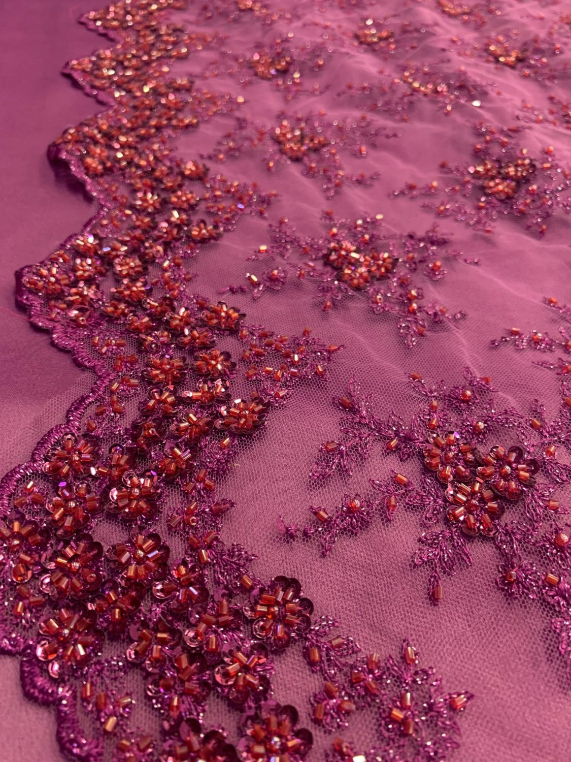 Broderie Pe Tull Cu Margele, Magenta