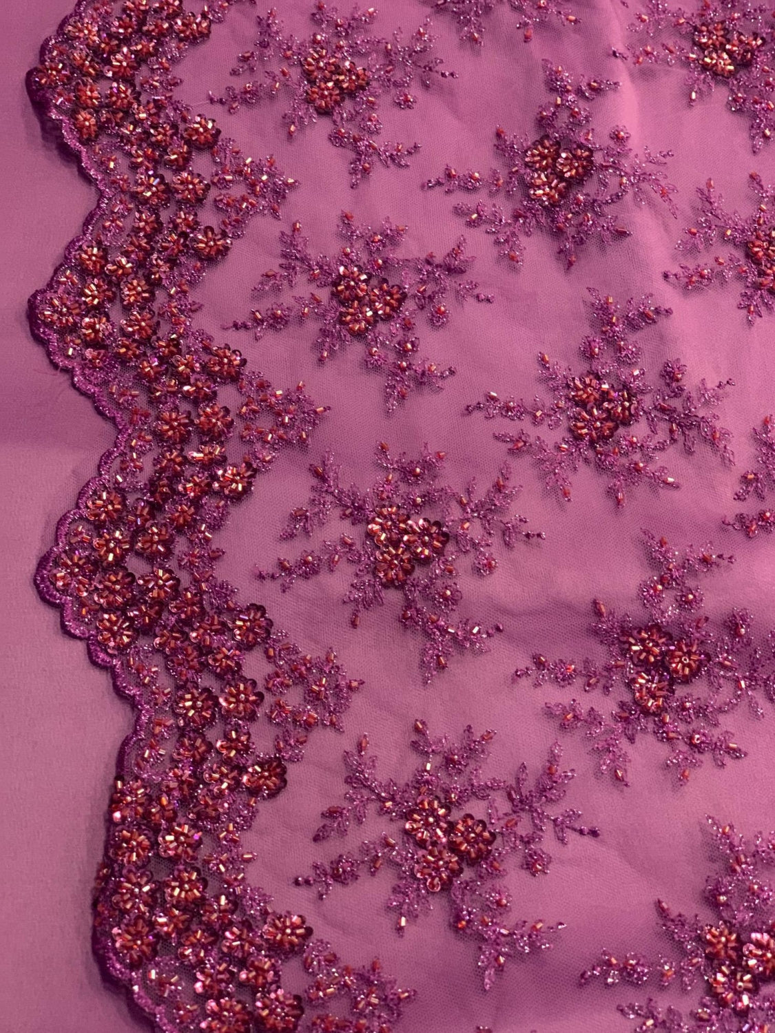 Broderie Pe Tull Cu Margele, Magenta