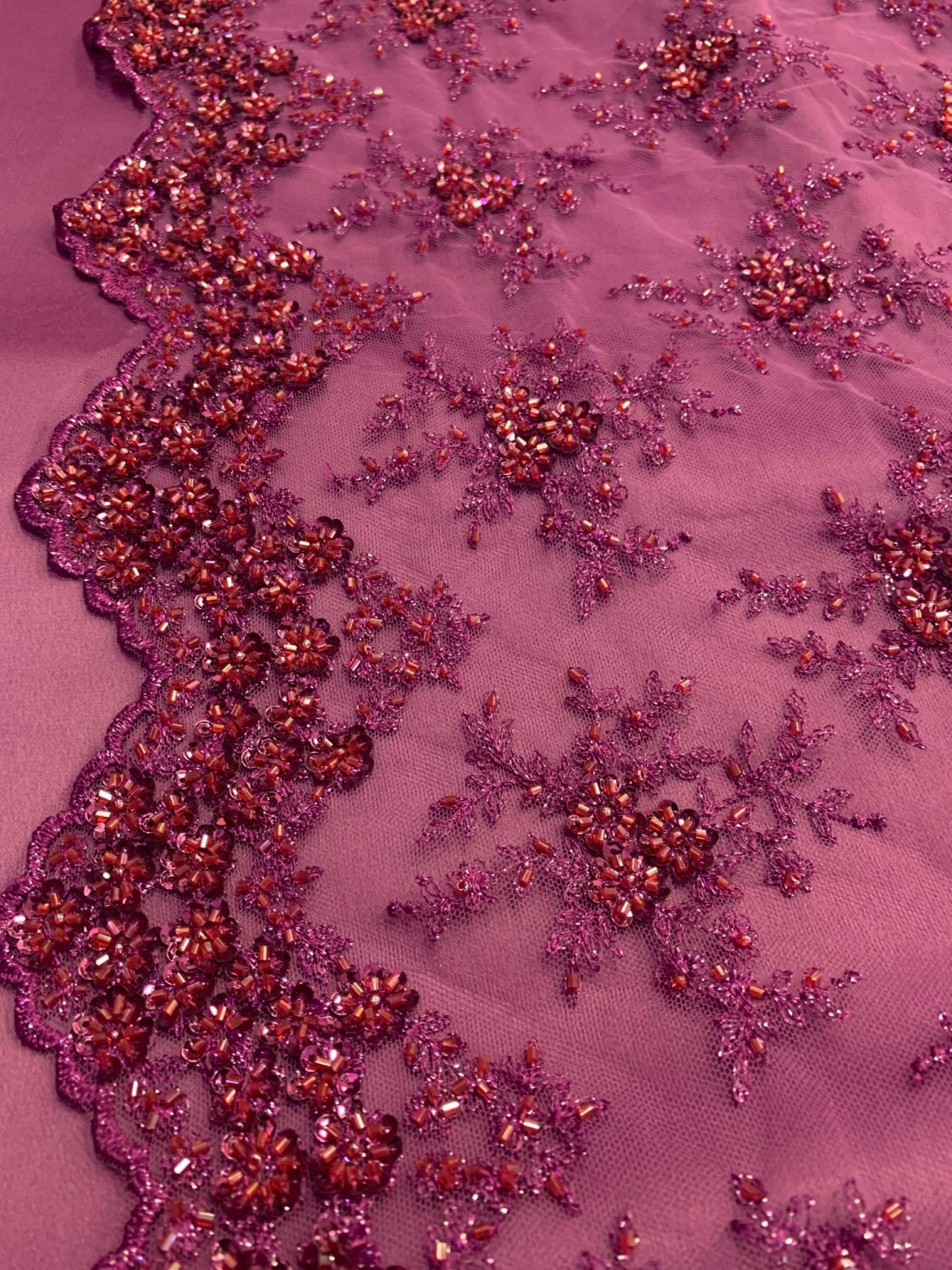 Broderie Pe Tull Cu Margele, Magenta