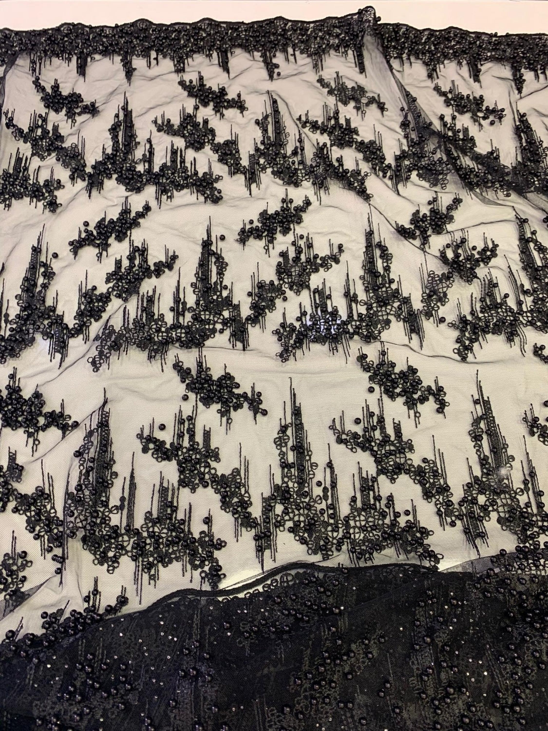 Broderie Pe Tull Cu Margele, Negru