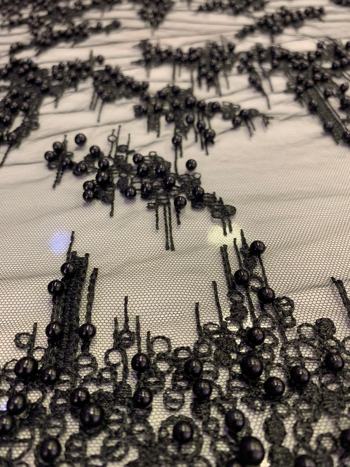 Broderie Pe Tull Cu Margele, Negru