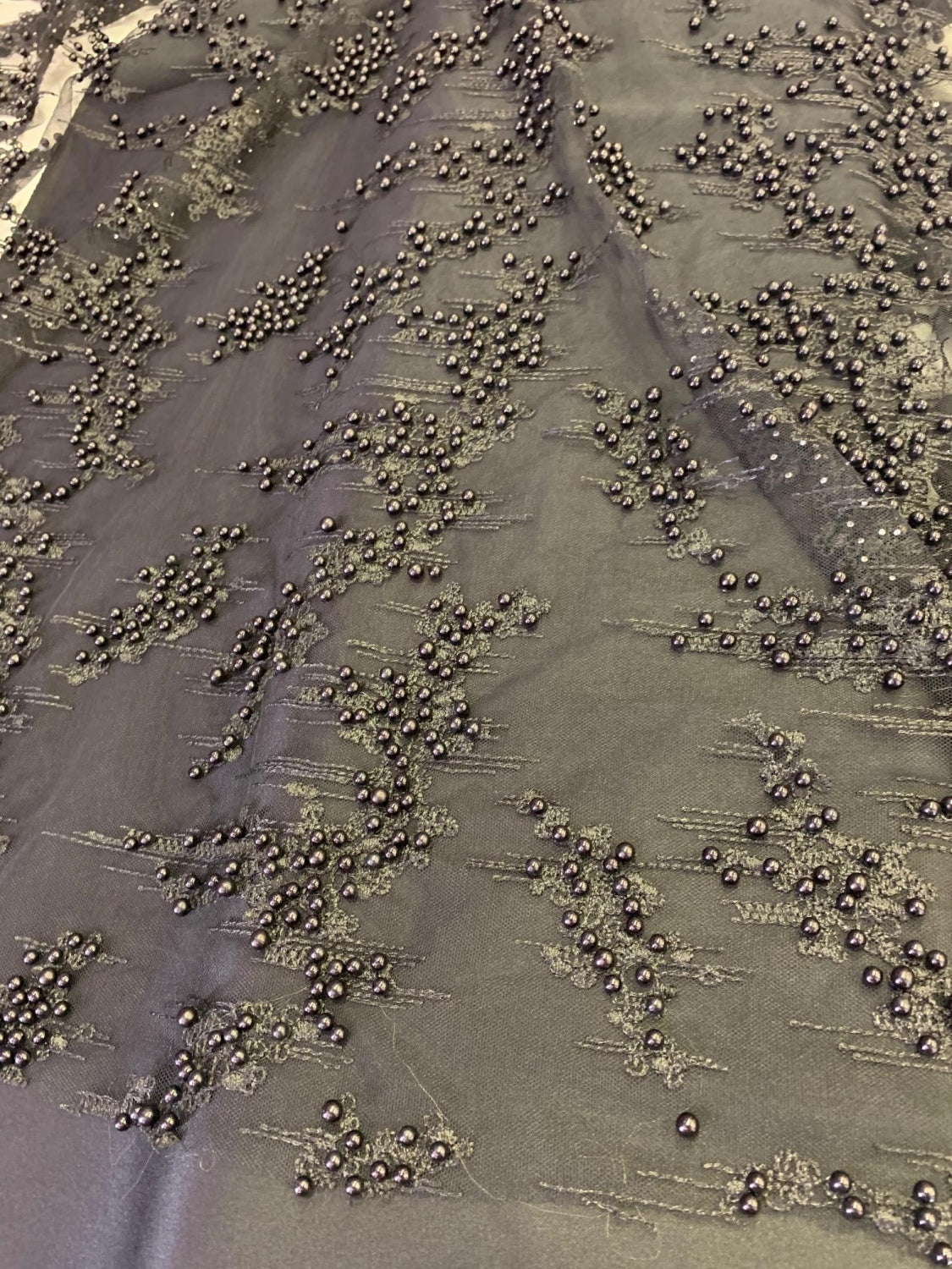 Broderie Pe Tull Cu Margele, Negru