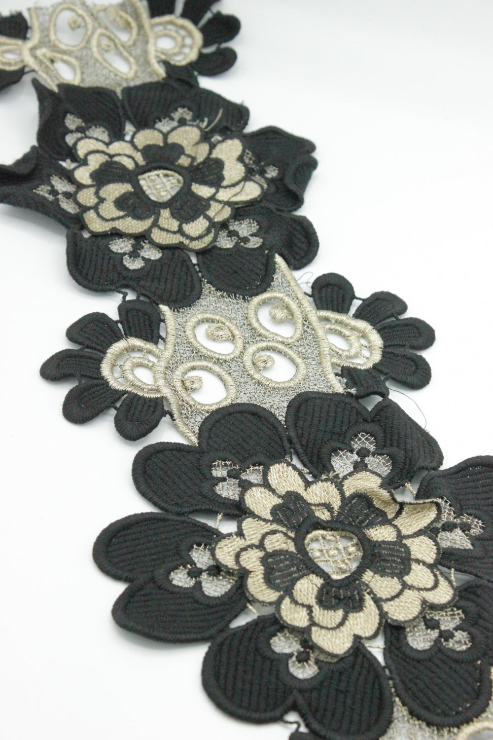 Broderie Sparta 3D, Negru Cu Auriu, 16cm