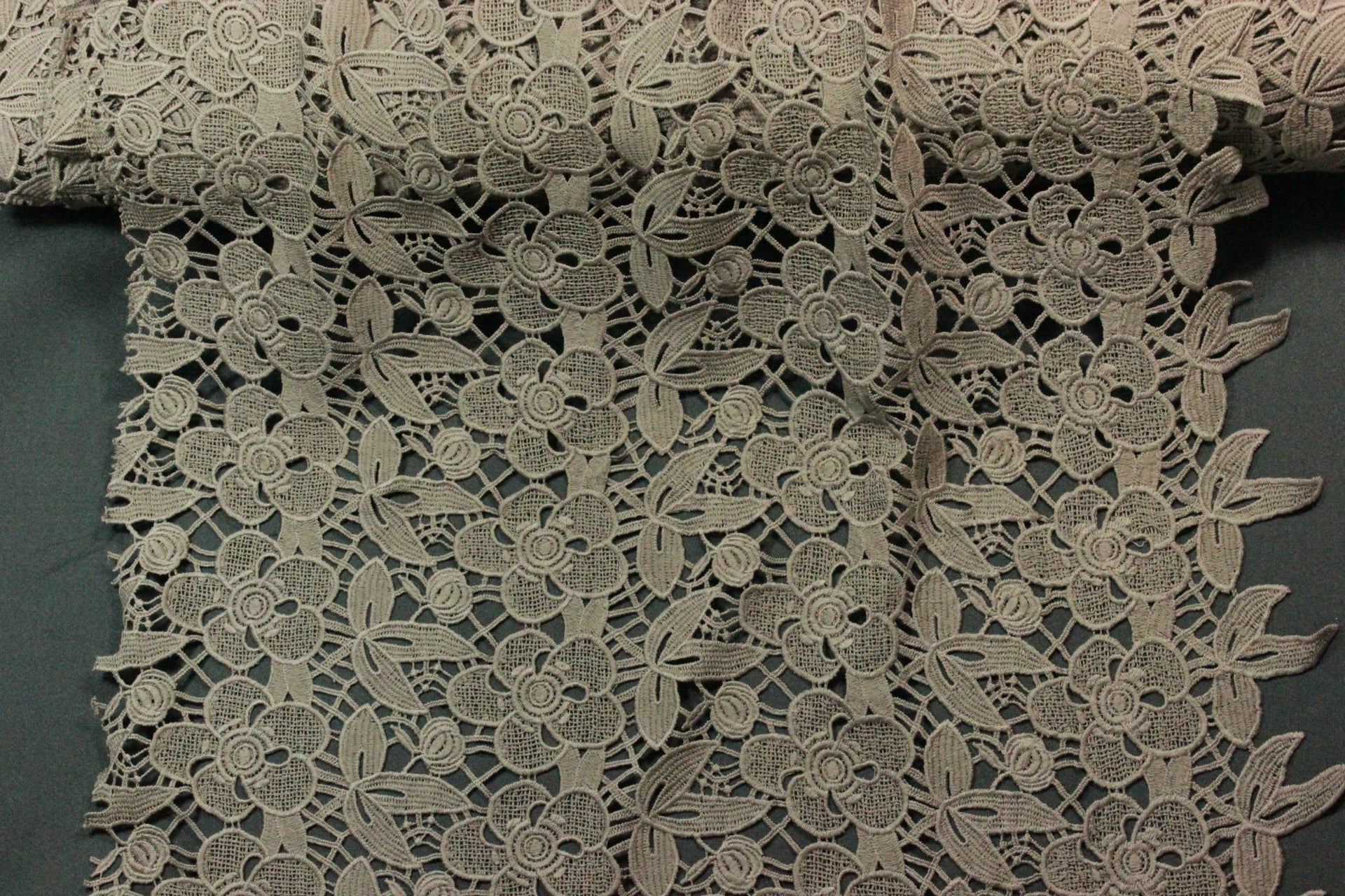 Broderie Sparta, Bej, 55cm