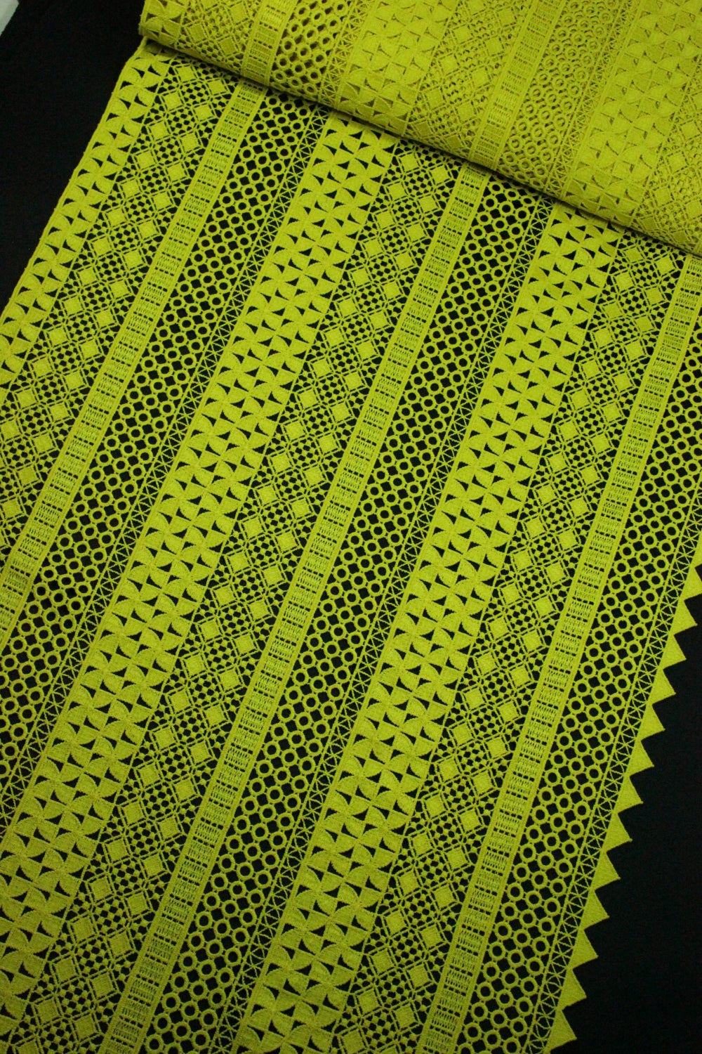 Broderie Sparta Galbena, Latime 55cm