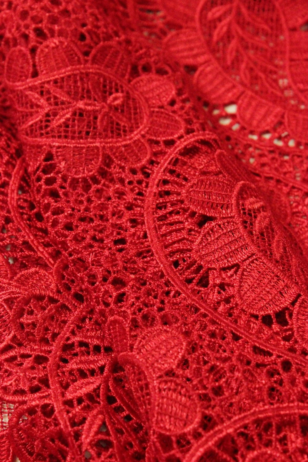 Broderie Sparta, Rosu