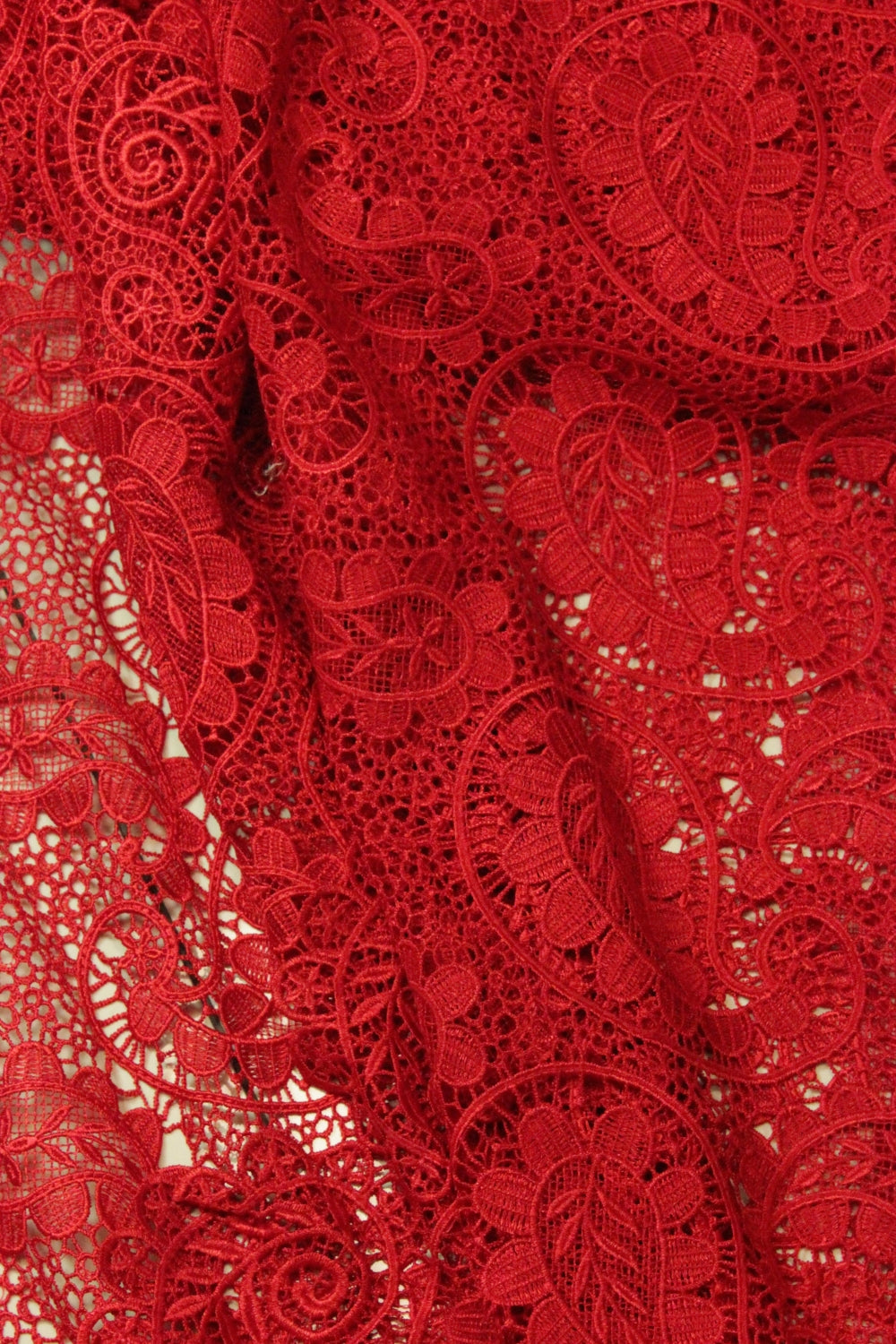 Broderie Sparta, Rosu